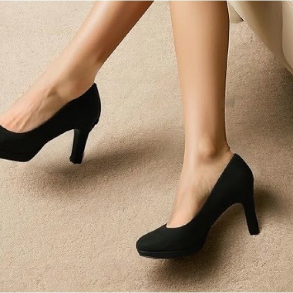 Dream Pairs Classic Black Velvet Heels Size 7.5 - Picture 2 of 16